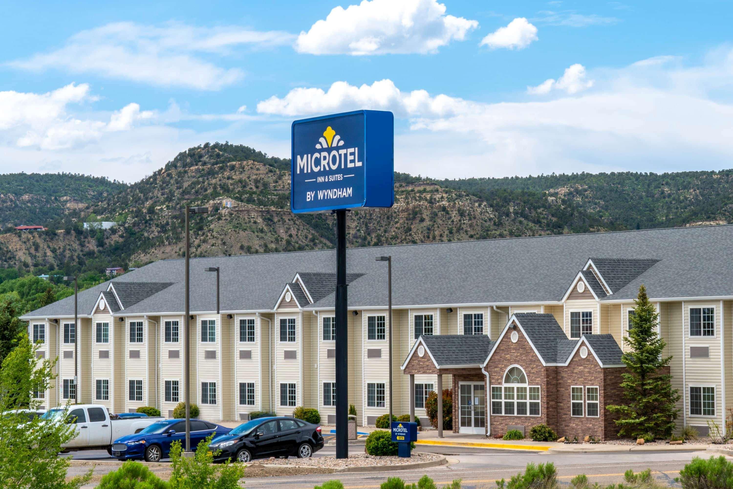 Microtel Inn&suites 3*