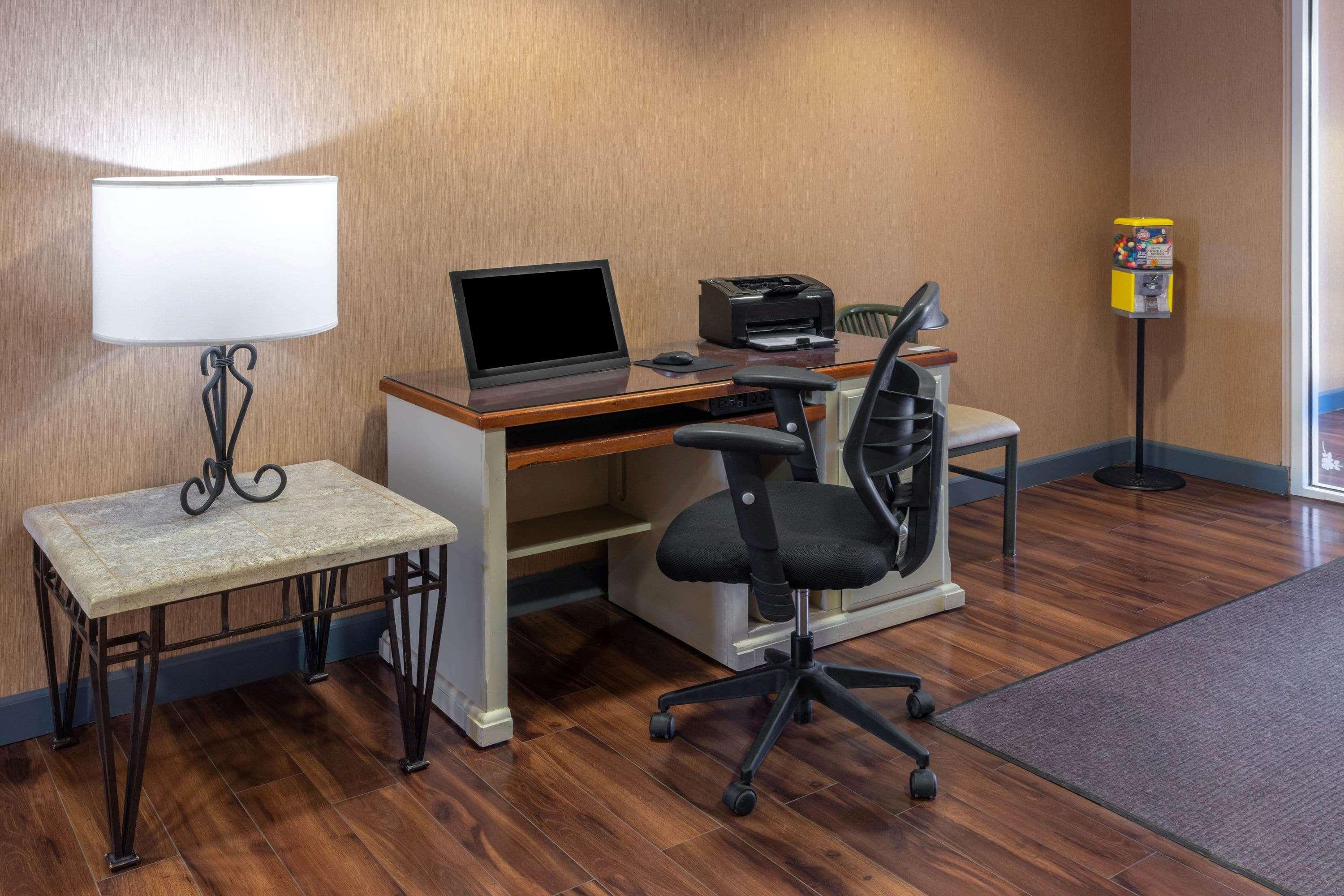 Microtel Inn&suites Hotel Raton