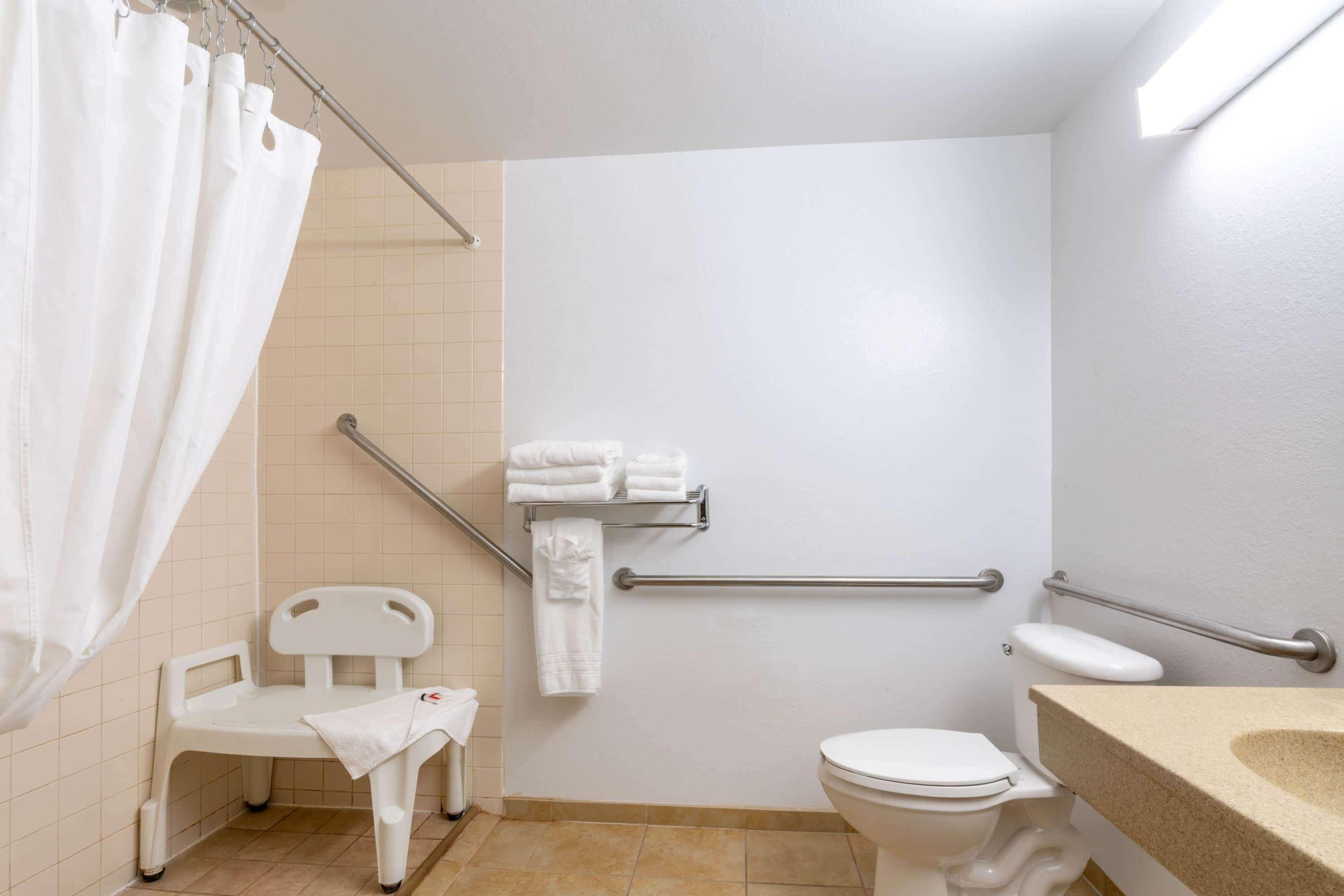 Hotel Microtel & 3*
